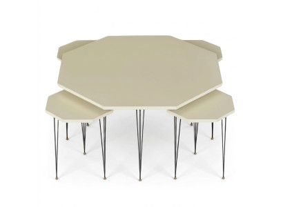 Moderner Beistelltisch aus Holz in Beige mit elegantem Design