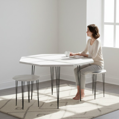 Eleganter weißer Holz-Couchtisch mit Beistelltischen im modernen Stil