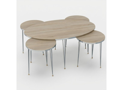 Eleganter brauner Holztisch mit Beistelltischen im stilvollen Design