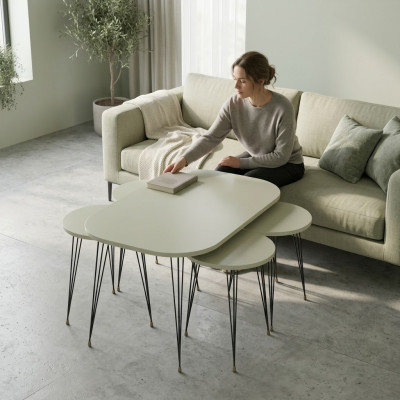 Eleganter Beistelltisch-Set aus Holz in Beige für modernes Wohnen