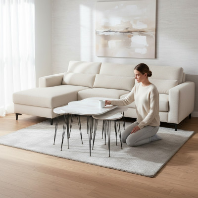 Weißer Holz-Couchtisch mit Beistelltischen im modernen Stil