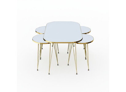 Eleganter weißer Holztisch mit Beistelltischen im modernen Stil