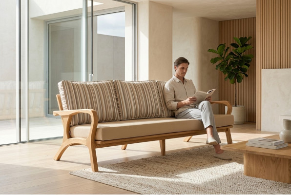 Elegantes Beiges 3-Sitzer Sofa aus Holz und Textil