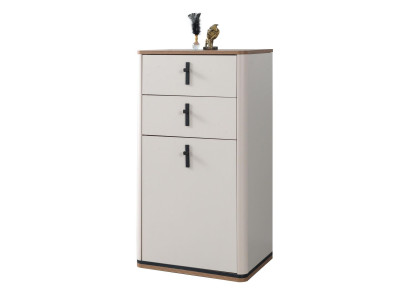 Praktische Kommode mit schlichten Linien und schwarzem Griffdesign