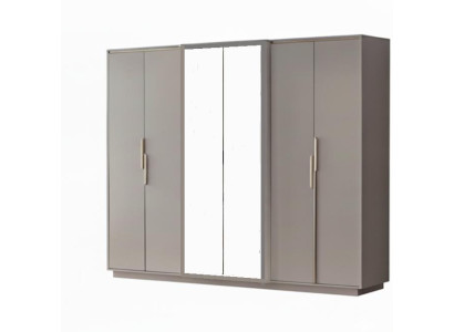 Moderner Kleiderschrank mit viel Stauraum und elegantem Design