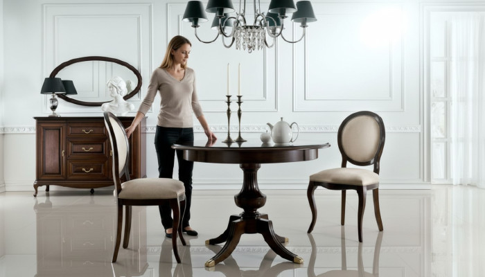 Klassischer Tisch mit 2 Stühlen Royal Stühle Tische Rundtisch Holztisch - Verona