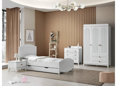 4tlg. Kinderzimmer Set Bett Nachttisch Kommode und Kleiderschrank