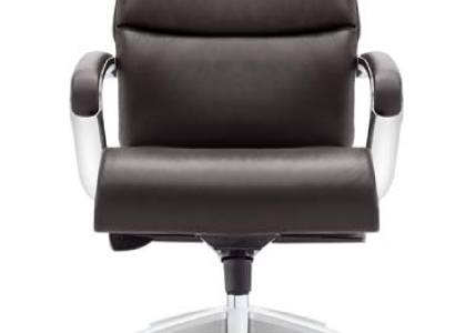 Elegante schwarze Leder-Couch mit Edelstahlrahmen für modernes