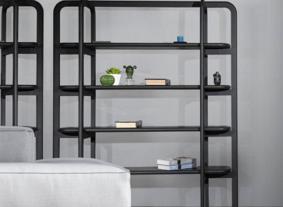 Stabiles Holzllregal Schwarz im Industrial Design mit Vintage-Charme