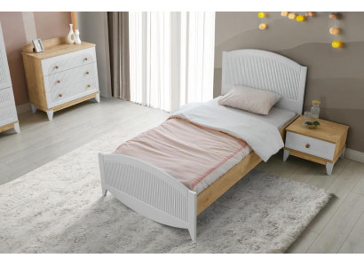 3-teiliges Set Bett Nachttisch und Kommode für das Kinderzimmer