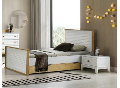 Bett und Nachttisch – praktische und stilvolle Kombination fürs Kinderzimmer