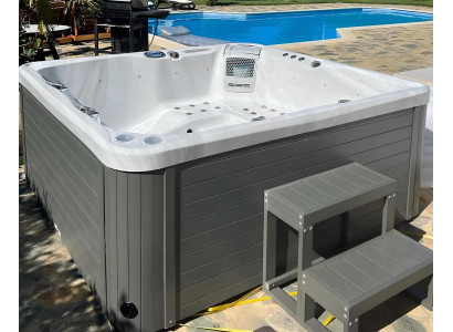Whirlpool Outdoor Spa Hot Tub Warmwasserbad Whirlwanne Außenwhirlpool 200x200 cm
