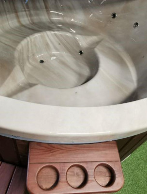 Whirlpool Badefass Heißwasserbecken Thermalpool Jacuzzi Thermalwanne
