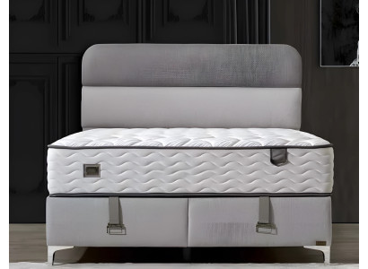 Elegantes weißes Bett mit Matratze aus Holz und Textil