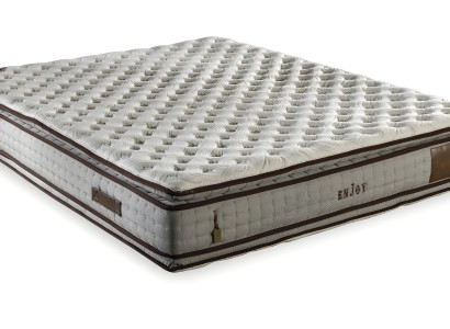 Weiße Textilmatratze in modernem Design für erholsamen Schlaf