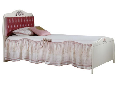 Weißes Holzbett im modernen Design