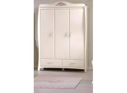 Weißer Holzschrank modern, eleganter Stauraum, zeitloses Design