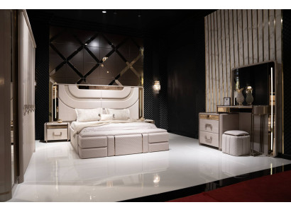 Elegantes Schlafzimmer-Set aus Holz in Beige mit Bett, Nachttischen