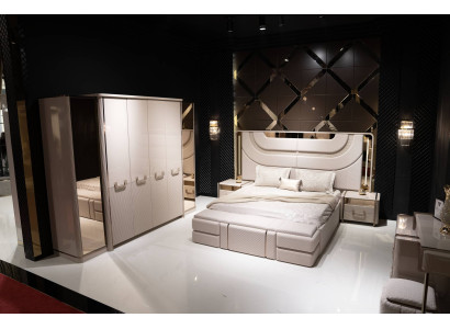 Elegantes Schlafzimmer-Set aus Holz in Beige mit modernem Design