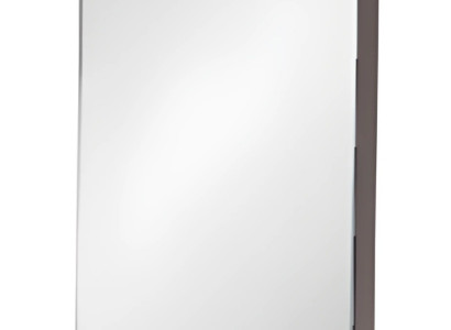 Der elegante und moderne Spiegel schafft ein Gefühl von Großzügigkeit.