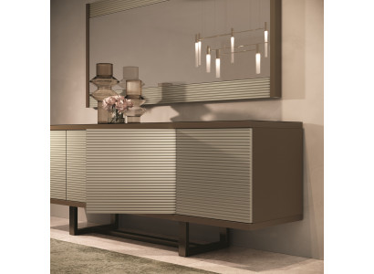 Sideboard aus Holz – Für schlichte Eleganz und funktionale Aufbewahrung.