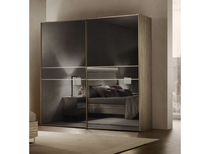 Schrank mit Regalen – Für mehr Stauraum und praktisches Wohnen.