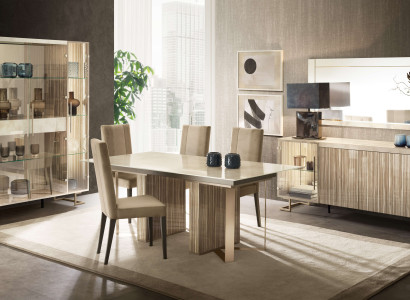 Schönes Esszimmer Set 8 tlg (Esstisch+4x Stühle+Vitrine+Konsole+Spiegel)