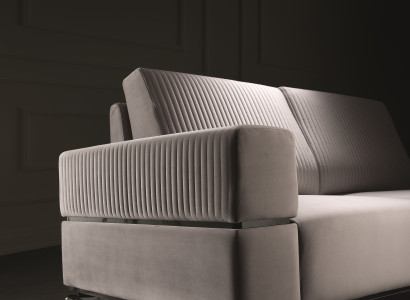 Stilvolles Sofa mit hochwertigem Bezug – für mehr Komfort und Stil.