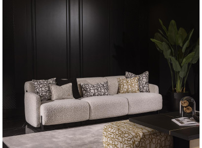Elegantes beiges 4-Sitzer Sofa aus Textil mit Holzrahmen