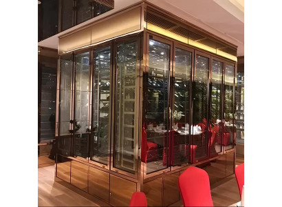 Eleganter Weinschrank aus Edelstahl in Gold modern Luxusdesign