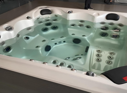 Whirlpool Whirlwanne Garten Bad Outdoor-Spa Relaxpool Massagebad 200x200 cm