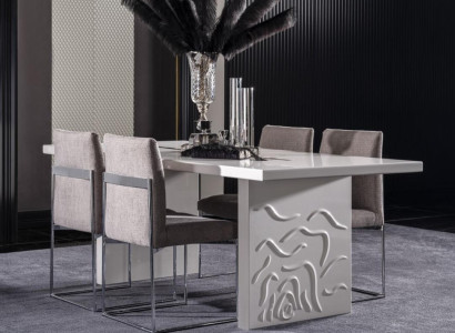 Weißer Esstisch aus Holz im modernen Design