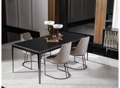 Moderner schwarzer Esstisch aus hochwertigem Material