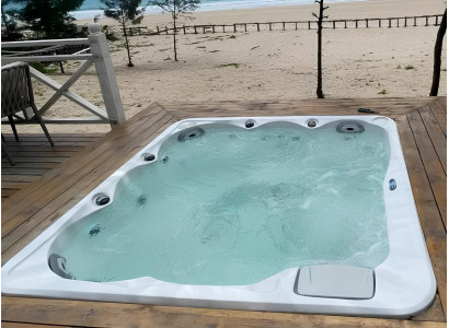 Relaxpool Sprudelbad Outdoor Whirlpool Hydromassagewanne Massagebad 190x190 cm