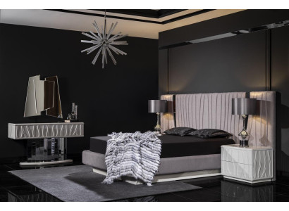 Elegantes Weißes Schlafzimmermöbelset aus Holz mit Spiegel