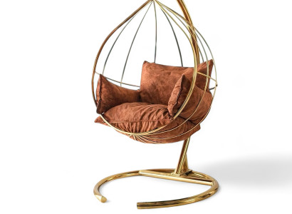 Exklusiver Hängesessel aus Metall in Form eines Käfigs mit weichen Kissen
