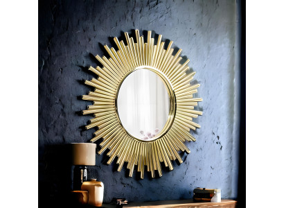 Dekorativer Wandspiegel in Form einer Sonne mit glänzendem Goldrahmen