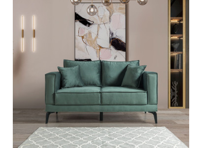 Das Sofa im modernen Design schafft eine stilvolle und gemütliche Atmosphäre.