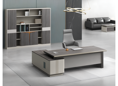 Eleganter Eckschreibtisch mit Vitrinenschrank für modernes Büro