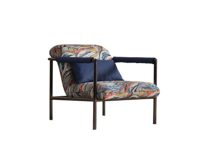 Stilvoller Bunter Sessel Stoffsessel Wohnzimmer Luxus Sitzmöbel