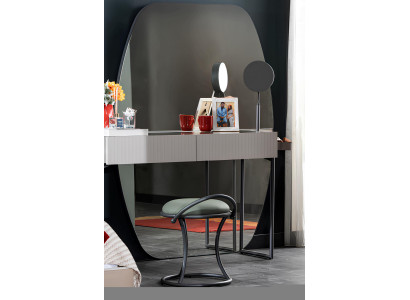 Stilvoller Weißer Schminktisch Edler Polsterhocker Schlafzimmer Set