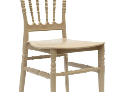 Beiger Carbonstuhl mit Rückenlehne für Zuhause und Terrasse.