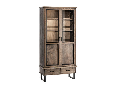 Rustikale Vitrine mit Holzregalen und Glastüren auf Metallbeinen