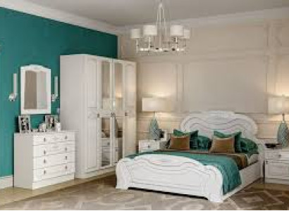 Weiße Schlafzimmer Garnitur Designer Holzbett Kleiderschrank Tische