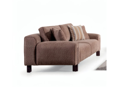 Modernes 3-Sitzer-Sofa in Braun, verbindet Komfort und elegantes Design