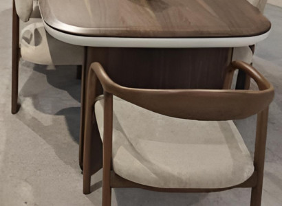 Stilvolle Beige Esszimmerstühle Designer Braunes Holzgestell Möbel