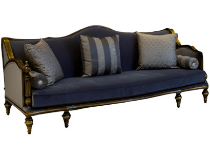 Luxuriöses Dreisitzer-Sofa mit eleganten Kissen in modernem Design luxuriöse