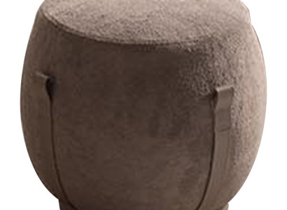 Bequemer Pouf mit eleganter Form und praktischen Tragegriffen