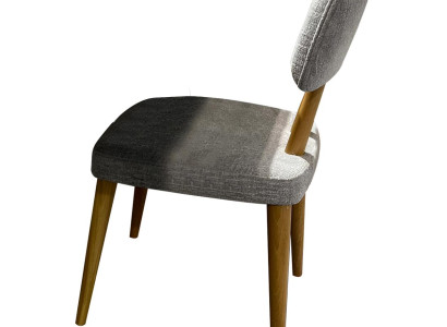 Bequemer Stuhl mit modernem elegantem Design