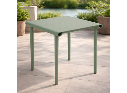 Stilvoller Grüner Gartentisch Edler Quadratischer Kunststofftisch